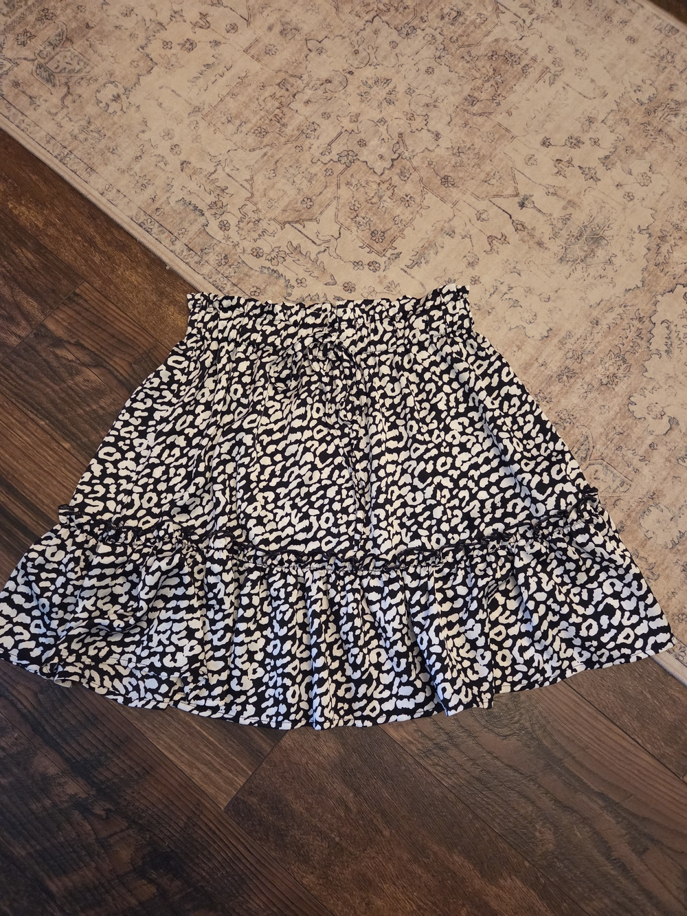 SHEIN Black and White Leopard Ruffle Skater Skirt